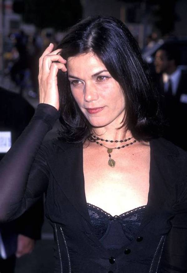 Fact-Checking the Linda Fiorentino Rumors: Blacklists, Miramax Clashes, and Industry Myths