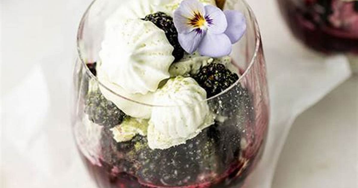 From British Eton Mess to Viral Matcha: the Evolution of Mashed Strawberry Treats