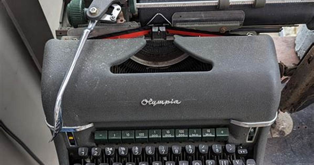From Typewriters to Touchscreens: How 3 Dots Took over Texting Culture