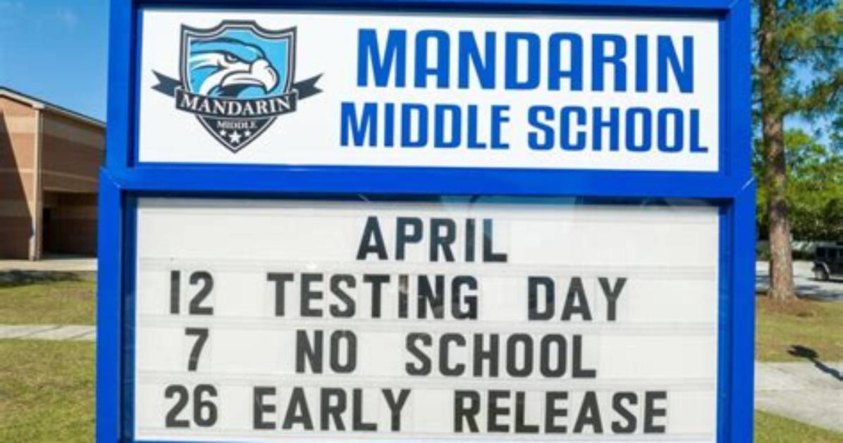 Mandarin Middle School Photos & News: Separating Past Headlines from New Honors