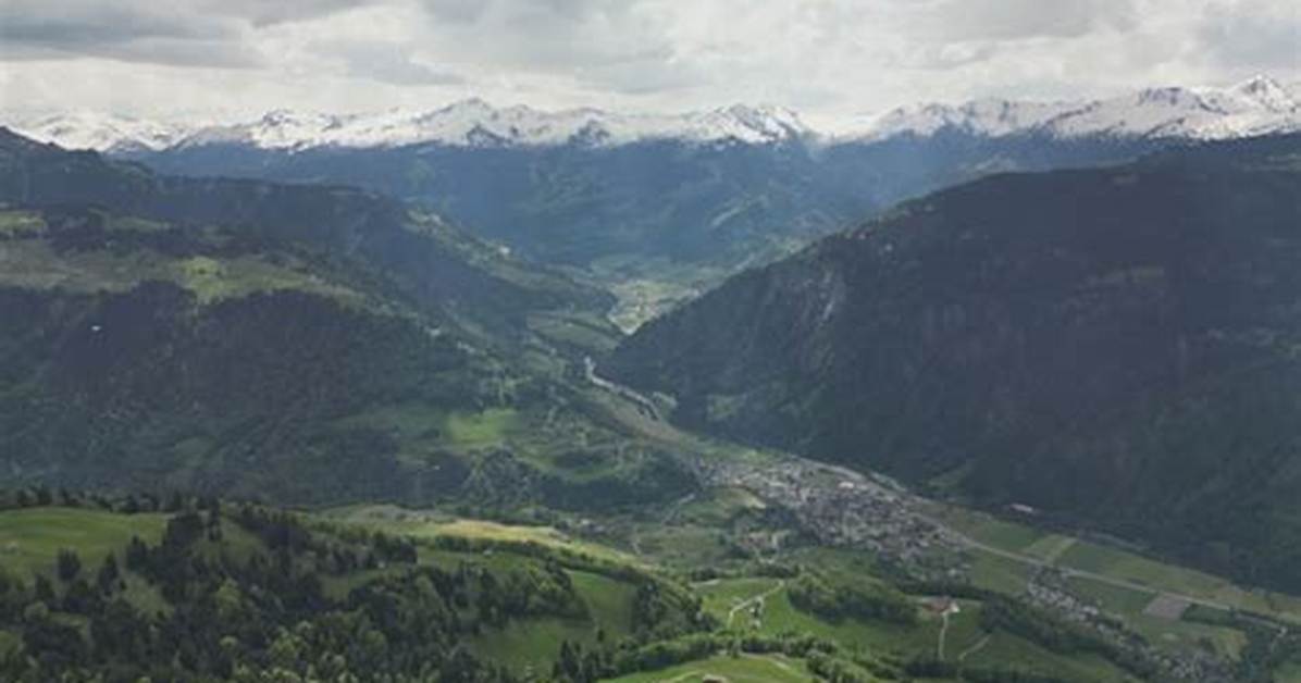 Swiss Alps Aerial Emergency: Step-by-Step Breakdown of the Mountain Wire Rescue