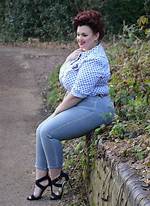 The Evolution of Fuller-Bust Fashion: from Limited Options to Glamour's Modern Curvy Revolution