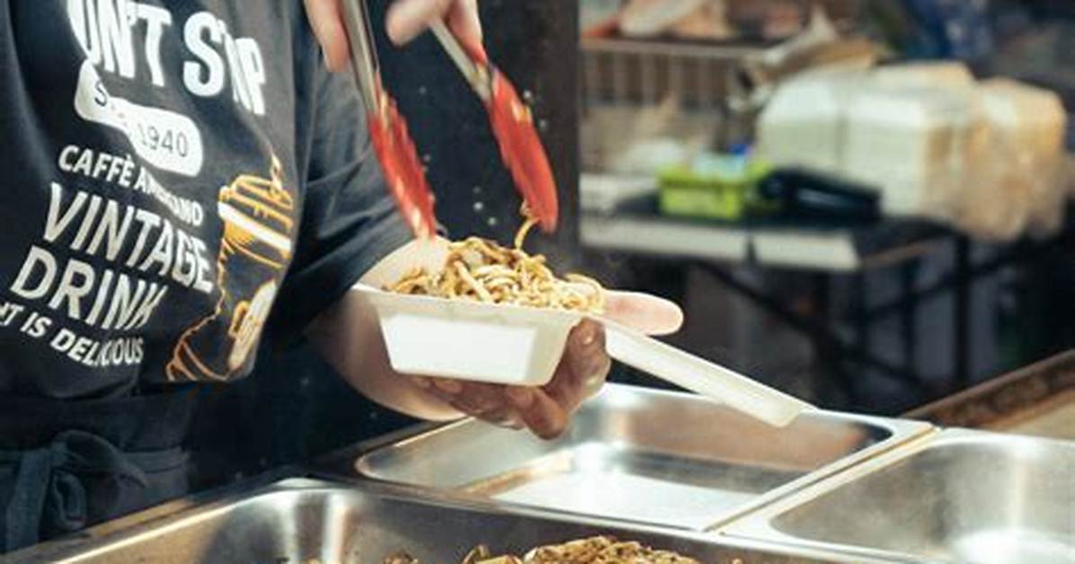 Why Food Editors Are Ditching the Condiment Aisle for the Best Ranch Dressing