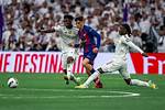 Yuri vs Barcelona Highlights: Key Flank Duels and Defensive Proof